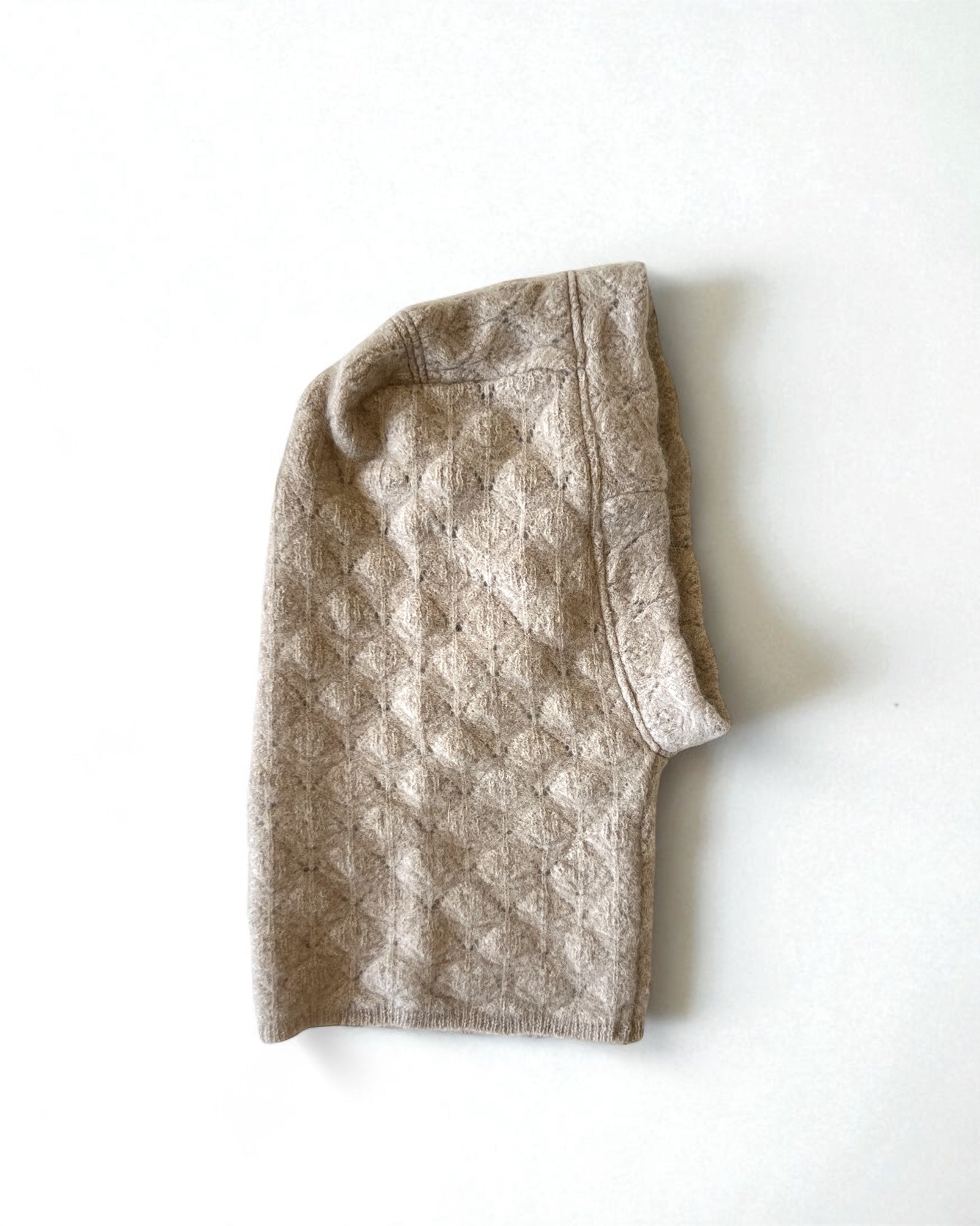 Beige knitted balaclava with diamond pattern