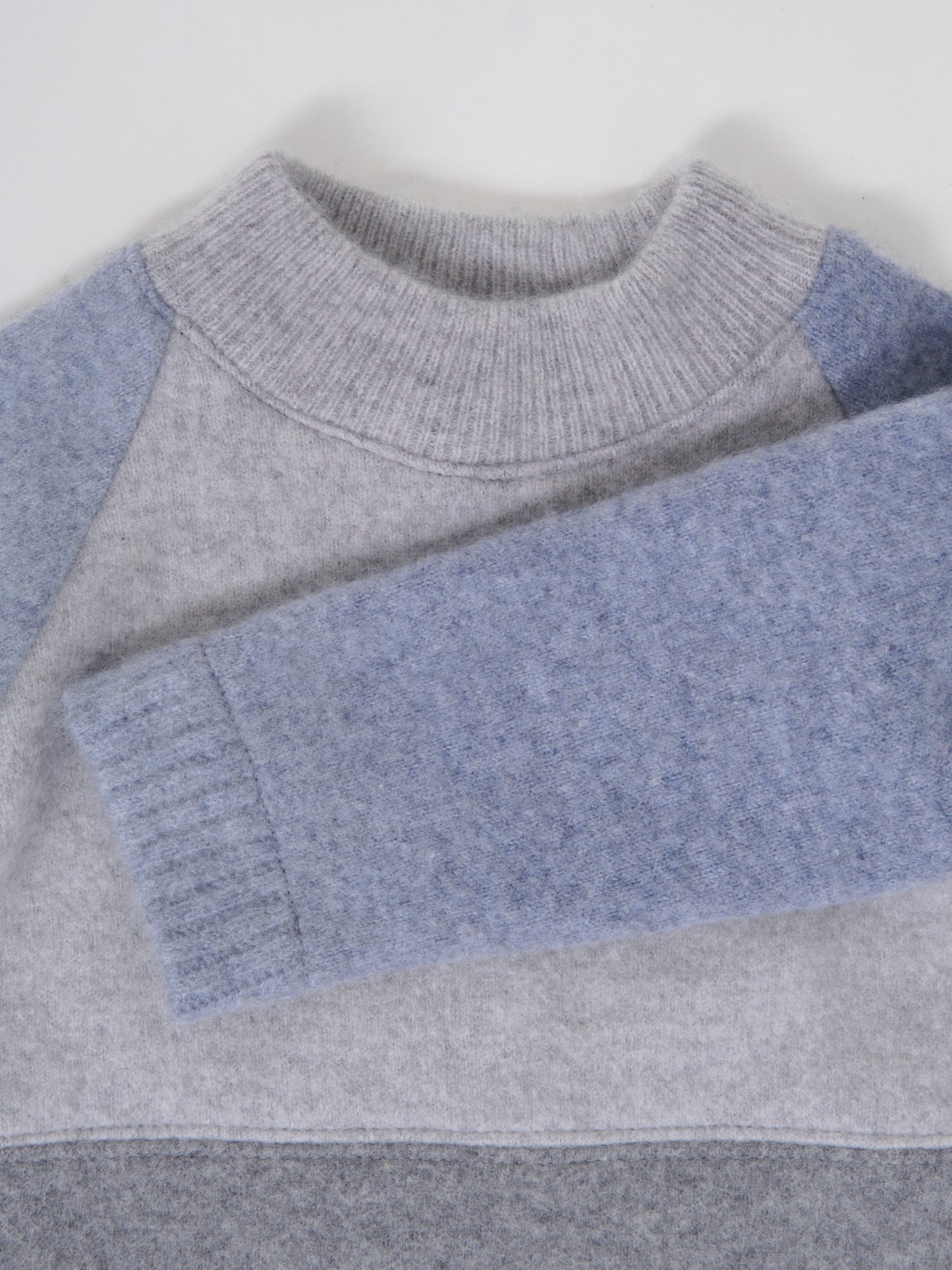 cashmere sweater made of pure cashmere in color blue and grey