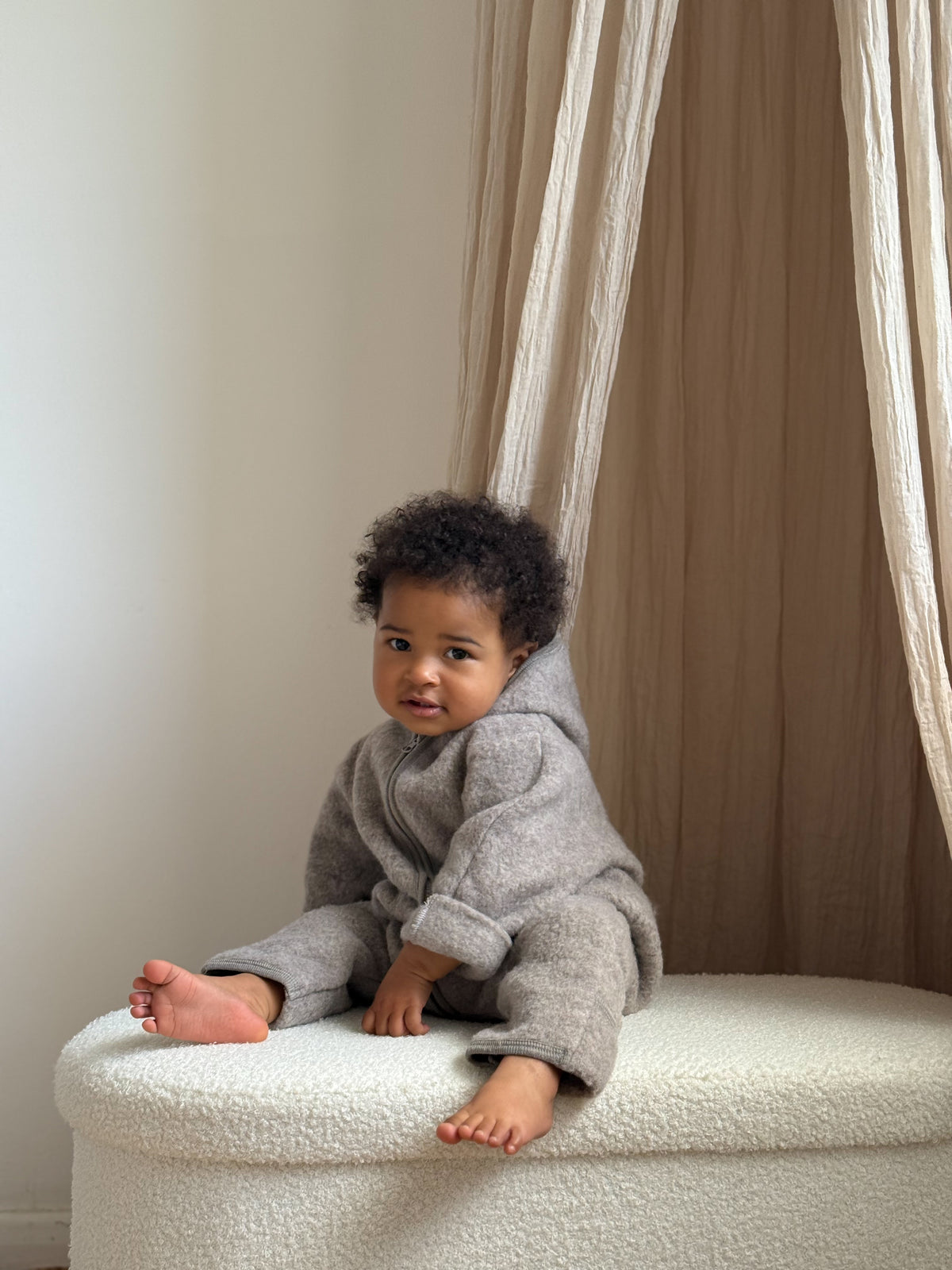 Baby-Latzhose aus Merinowolle – Taupe, Merinowca