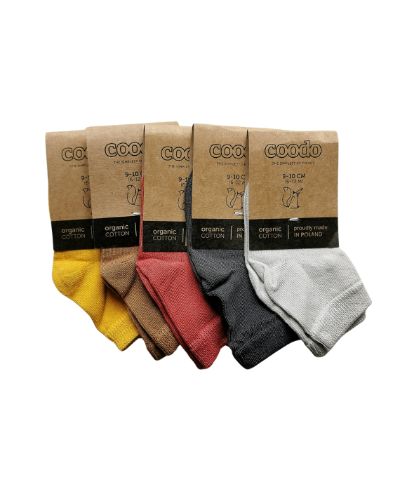 set of 5 organic cotton socks for baby and toddler in 5 different colors: red, yellow, brown, dark grey and light grey on a white background