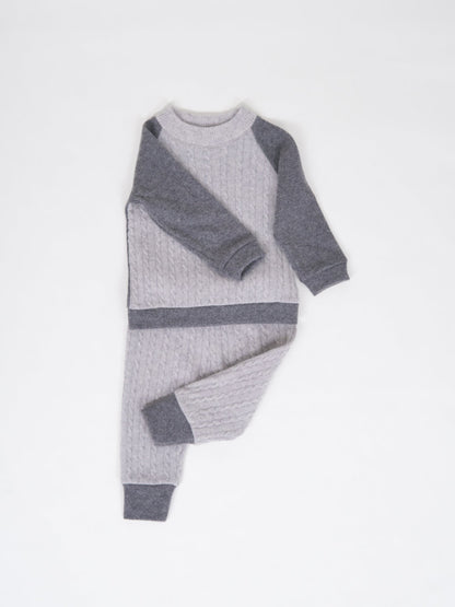 cashmere set of pants and sweater made of pure cashmere