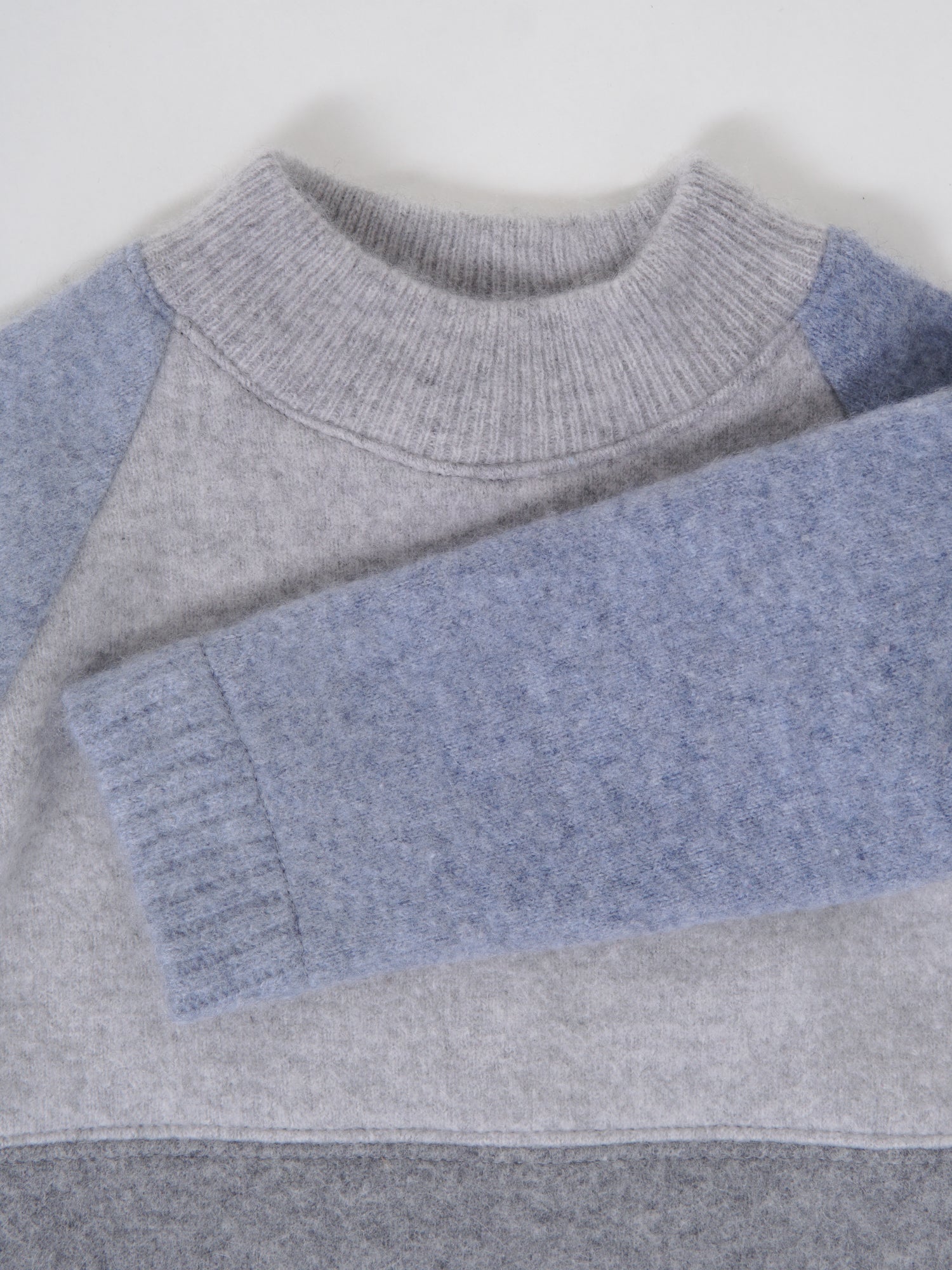 cashmere sweater made of pure cashmere in color blue and grey