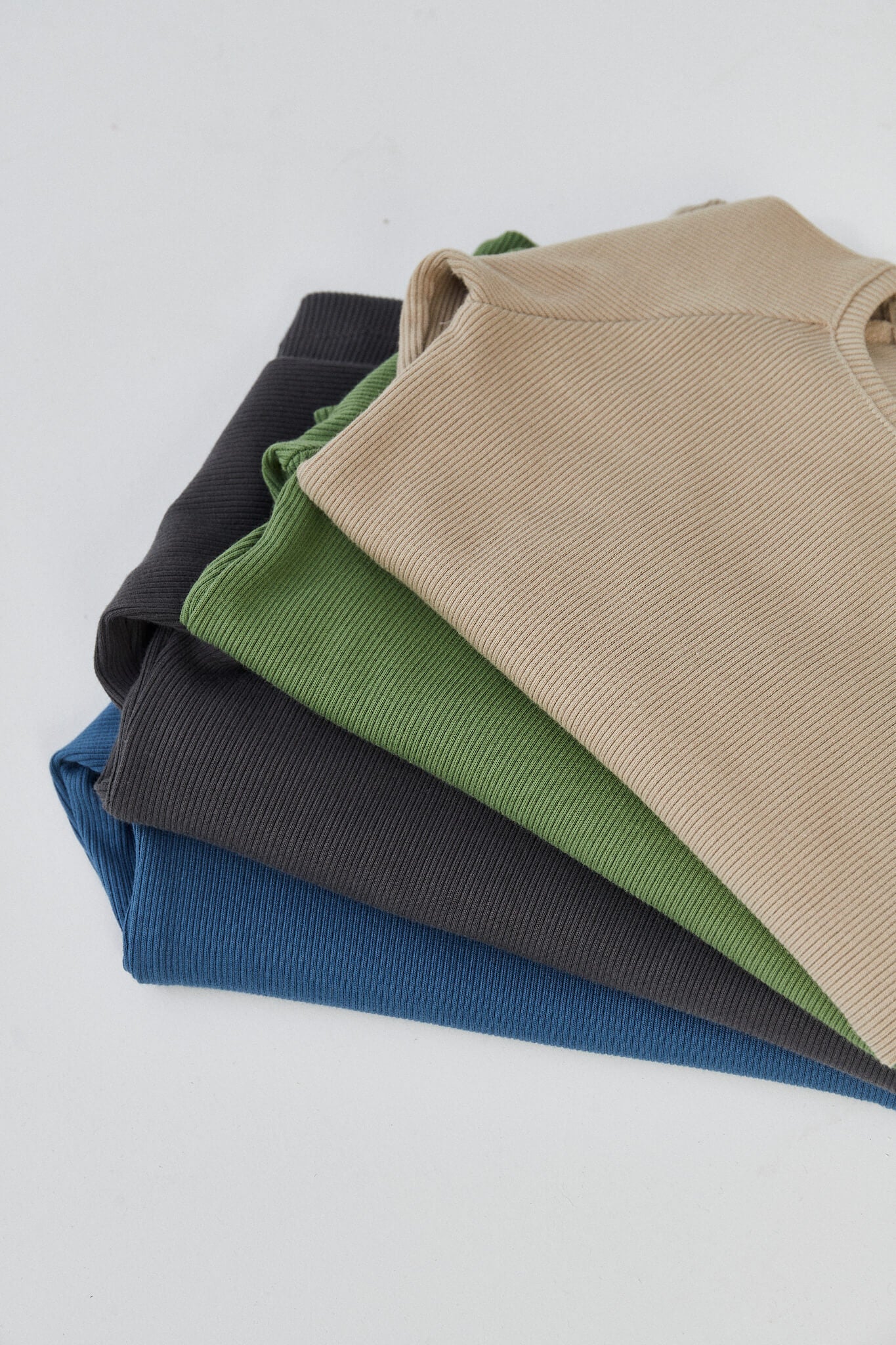 Longsleeves grey beige green blue